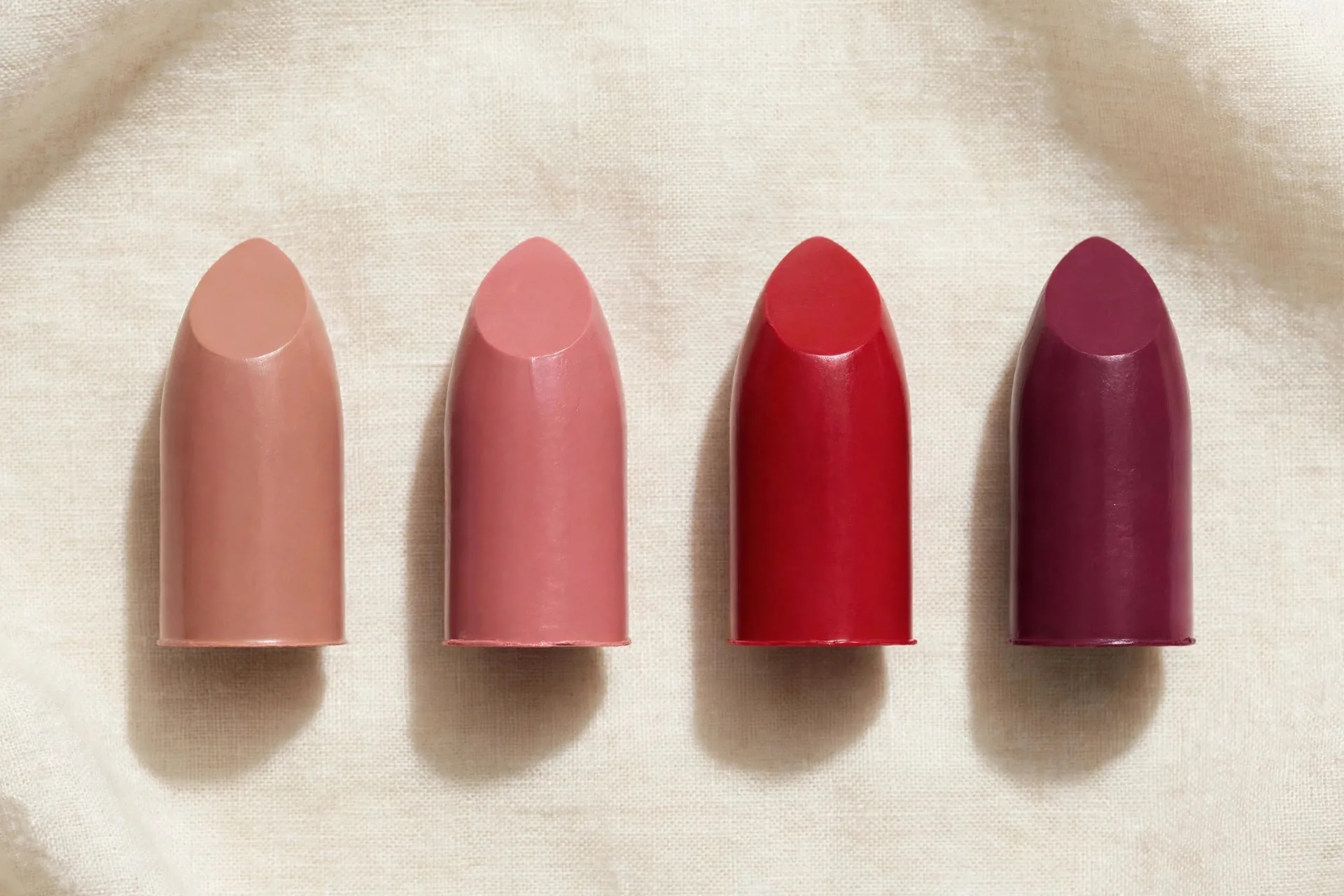 Lipstick Shades for Oval Face Shape: 12 Best Picks